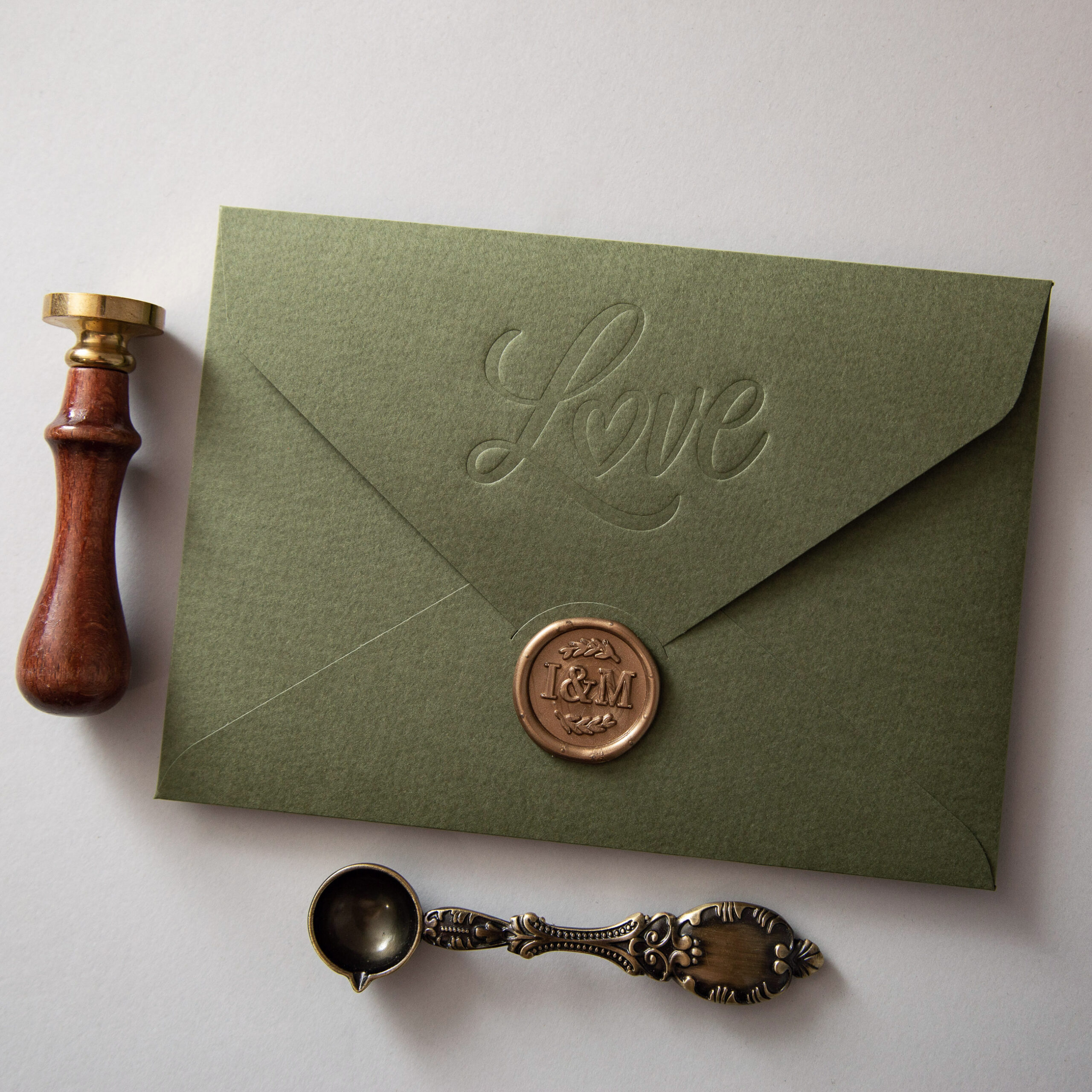 Love Embossed Envelope 18 × 13 cm (pack of 25) - Image 5