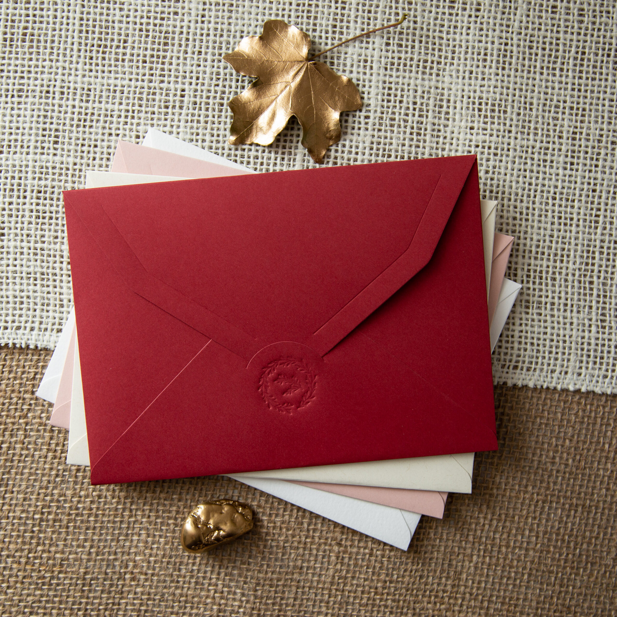 Embossed Laurel Envelope 18 × 13 cm (pack of 25) - Image 6