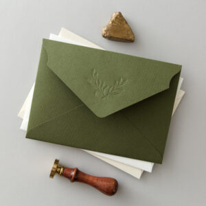 Botanical Leaves Embossed Envelope 13x18 cm (pack of 25)